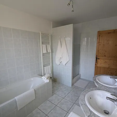 Le De Saury Apartman Lathuile