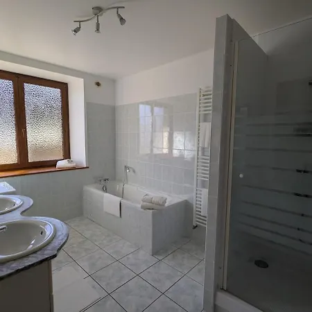 Lejlighed Le De Saury